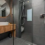 Luxurious In With Sauna Kakma