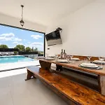 Luxurious In With Sauna 別荘 *