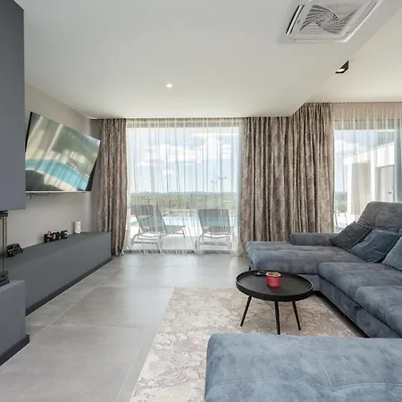 Luxurious In With Sauna Vakantiehuis